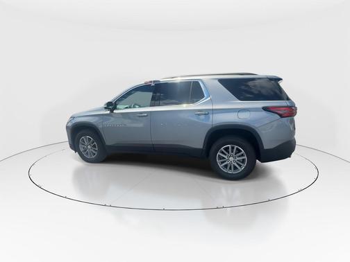 Sterling Gray Metallic 2023 Chevrolet Traverse LT Cloth