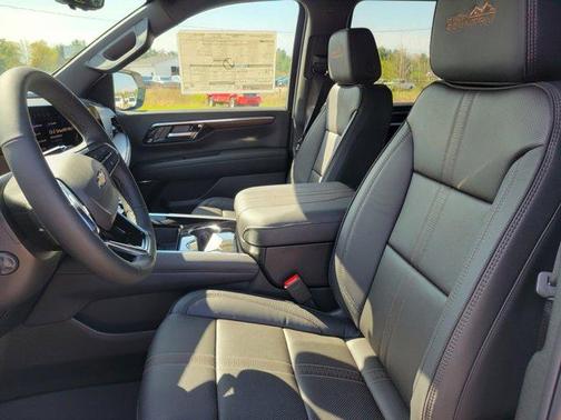 2025 Chevrolet Suburban 4WD High Country