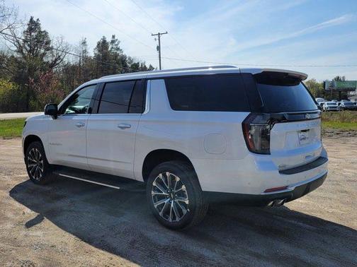 2025 Chevrolet Suburban 4WD High Country