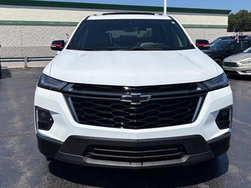 Summit White 2023 Chevrolet Traverse Premier