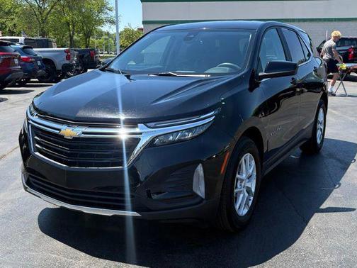 Mosaic Black Metallic 2024 Chevrolet Equinox 1LT