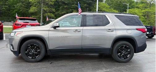 Pepperdust Metallic 2019 Chevrolet Traverse LT Cloth