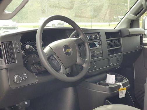 Summit White 2026 Chevrolet Express 2500 Work Van