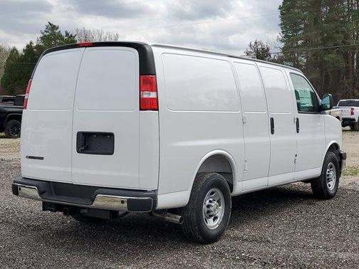 Summit White 2026 Chevrolet Express 2500 Work Van