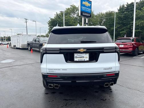 Polar White Tricoat 2026 Chevrolet Traverse High Country