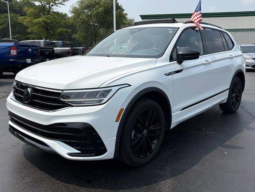 2022 Volkswagen Tiguan 2.0T SE R-Line Black 4MOTION
