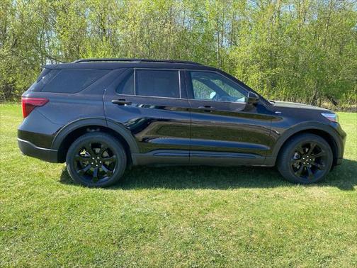 2024 Ford Explorer ST-Line