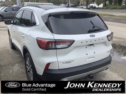2022 Ford Escape TITANIUM