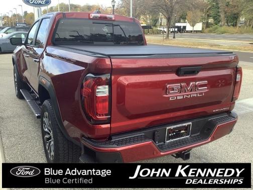 2024 GMC Canyon DENALI