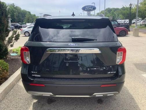 FORGED GREEN METALLIC 2022 Ford Explorer XLT