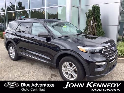 AGATE BLACK METALLIC 2023 Ford Explorer XLT