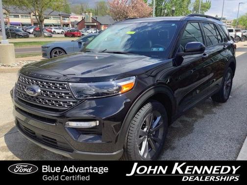 AGATE BLACK METALLIC 2023 Ford Explorer XLT