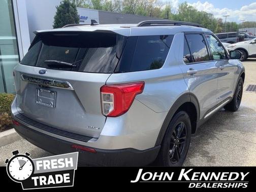 ICONIC SILVER METALLIC 2023 Ford Explorer XLT