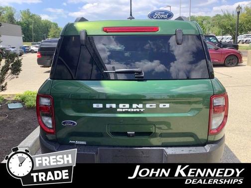 ERUPTION GREEN METALLIC 2023 Ford Bronco Sport OUTER BANKS