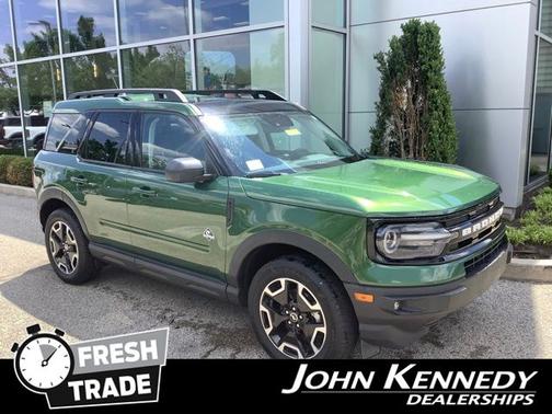ERUPTION GREEN METALLIC 2023 Ford Bronco Sport OUTER BANKS