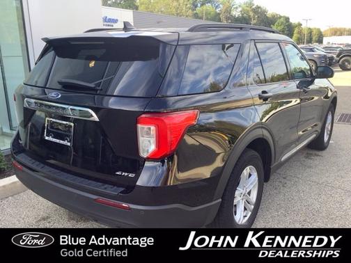 AGATE BLACK METALLIC 2023 Ford Explorer XLT