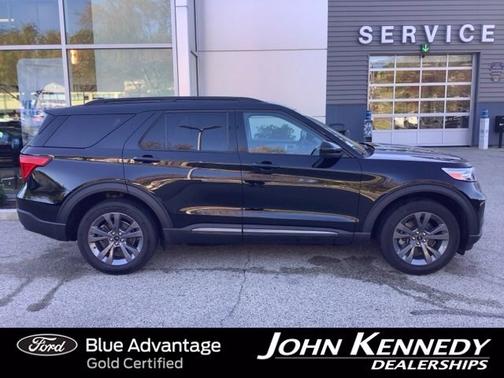 AGATE BLACK METALLIC 2023 Ford Explorer XLT