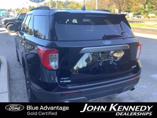 AGATE BLACK METALLIC 2023 Ford Explorer XLT