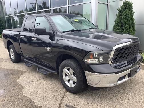 2017 RAM 1500 SLT