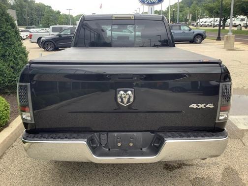 2017 RAM 1500 SLT