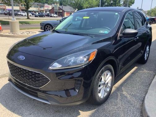 AGATE BLACK METALLIC 2022 Ford Escape SE