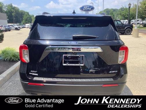 AGATE BLACK METALLIC 2023 Ford Explorer XLT