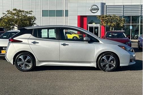 2022 Nissan Leaf SV