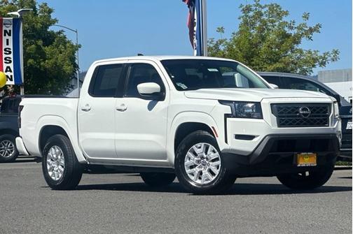2023 Nissan Frontier SV
