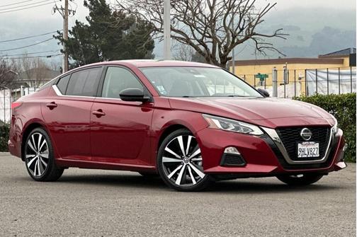 2022 Nissan Altima 2.0 SR
