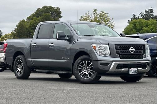 2021 Nissan Titan SV