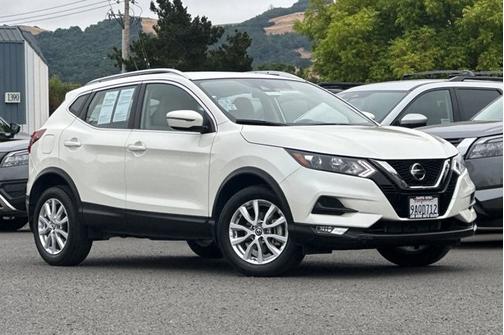 2022 Nissan Rogue Sport SV