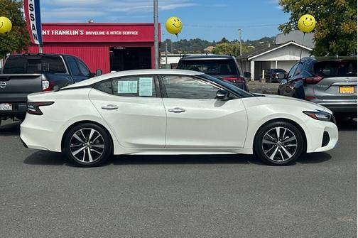 2023 Nissan Maxima SV
