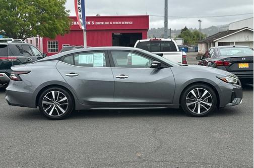 2023 Nissan Maxima SV