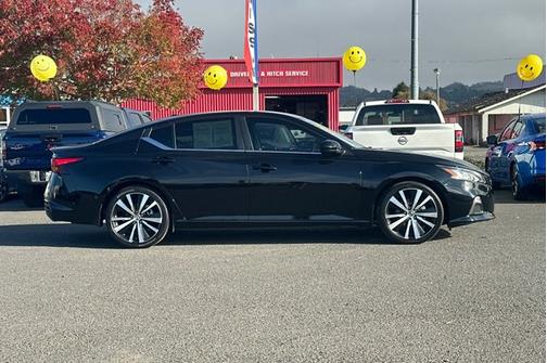 2022 Nissan Altima 2.5 SR