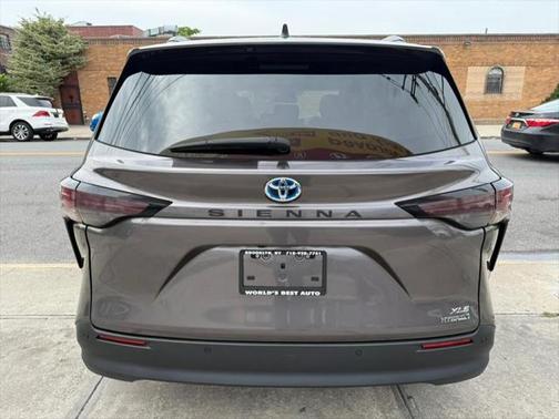 2023 Toyota Sienna XLE 8 Passenger