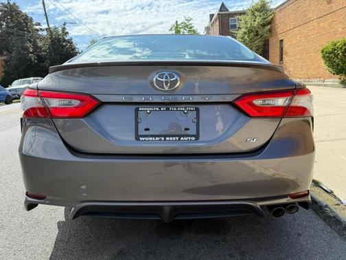 2018 Toyota Camry SE
