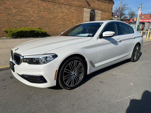 Mineral White Metallic 2019 BMW 530 xDrive