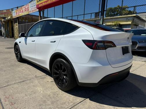 2023 Tesla Model Y Long Range AWD