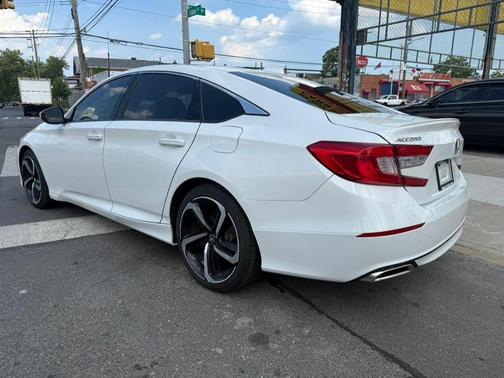 Platinum White Pearl 2018 Honda Accord Sport