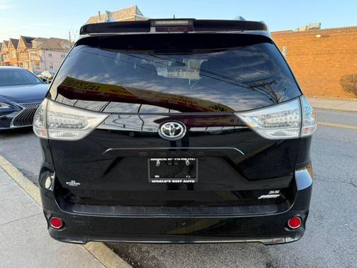 2018 Toyota Sienna SE