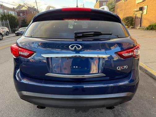 2015 INFINITI QX70 Base