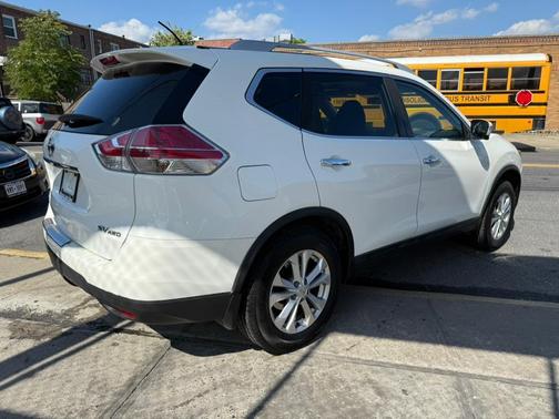 2016 Nissan Rogue SV