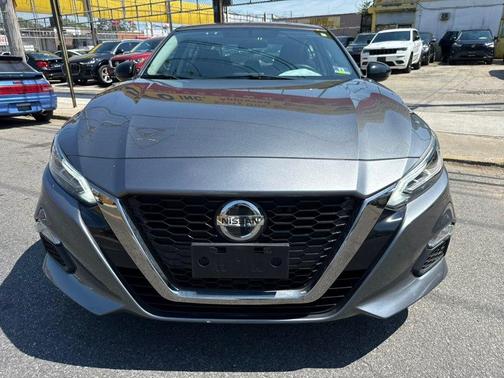 Gun Metallic 2019 Nissan Altima 2.5 SR