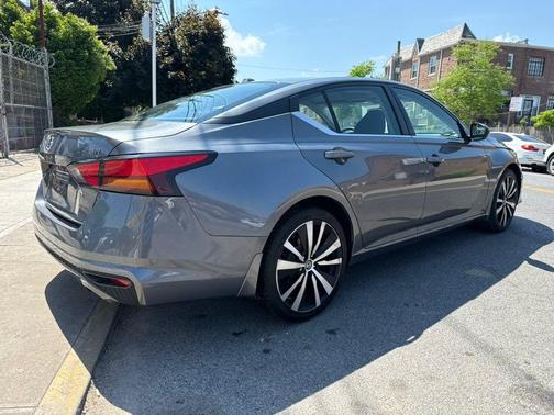 Gun Metallic 2019 Nissan Altima 2.5 SR