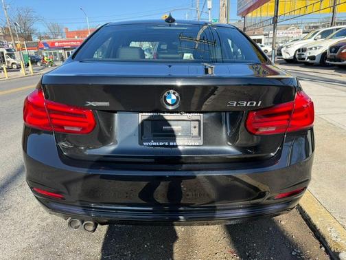 Black Sapphire Metallic 2018 BMW 330 xDrive