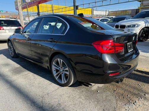 Black Sapphire Metallic 2018 BMW 330 xDrive