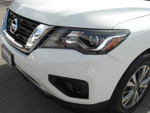 2020 Nissan Pathfinder S 2WD