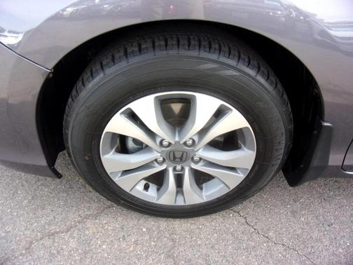Photo 4 of 20 of 2015 Honda Accord LX