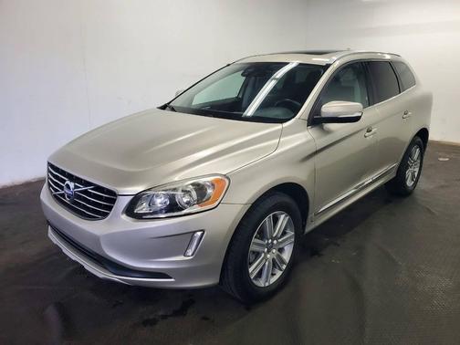 Tan 2017 Volvo XC60 T5 Inscription