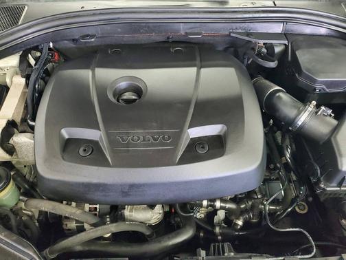 Tan 2017 Volvo XC60 T5 Inscription